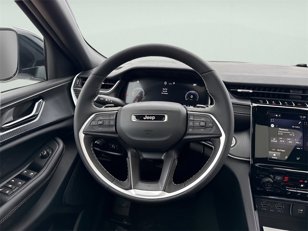 New 2025 Jeep Grand Cherokee L Altitude image 16