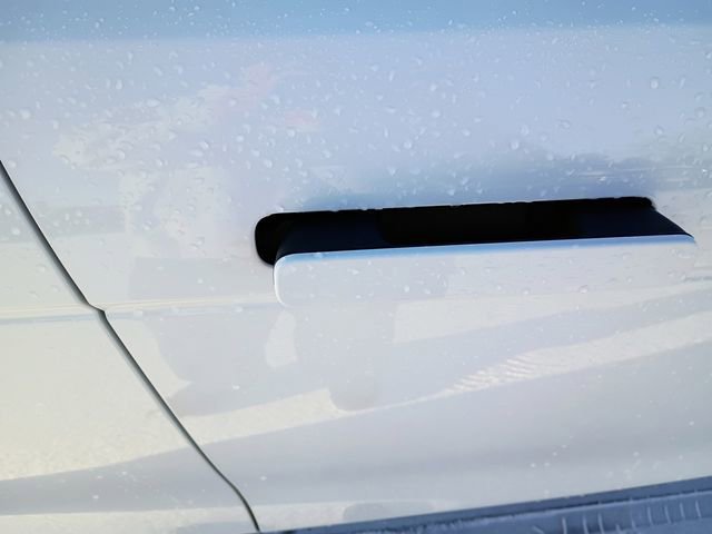 Used 2020 Land Rover Range Rover Evoque SE image 18