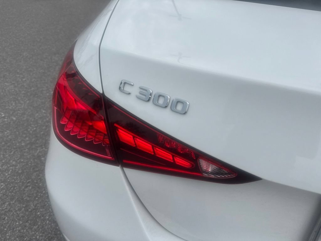 Used 2022 Mercedes-Benz C 300 Sedan image 5