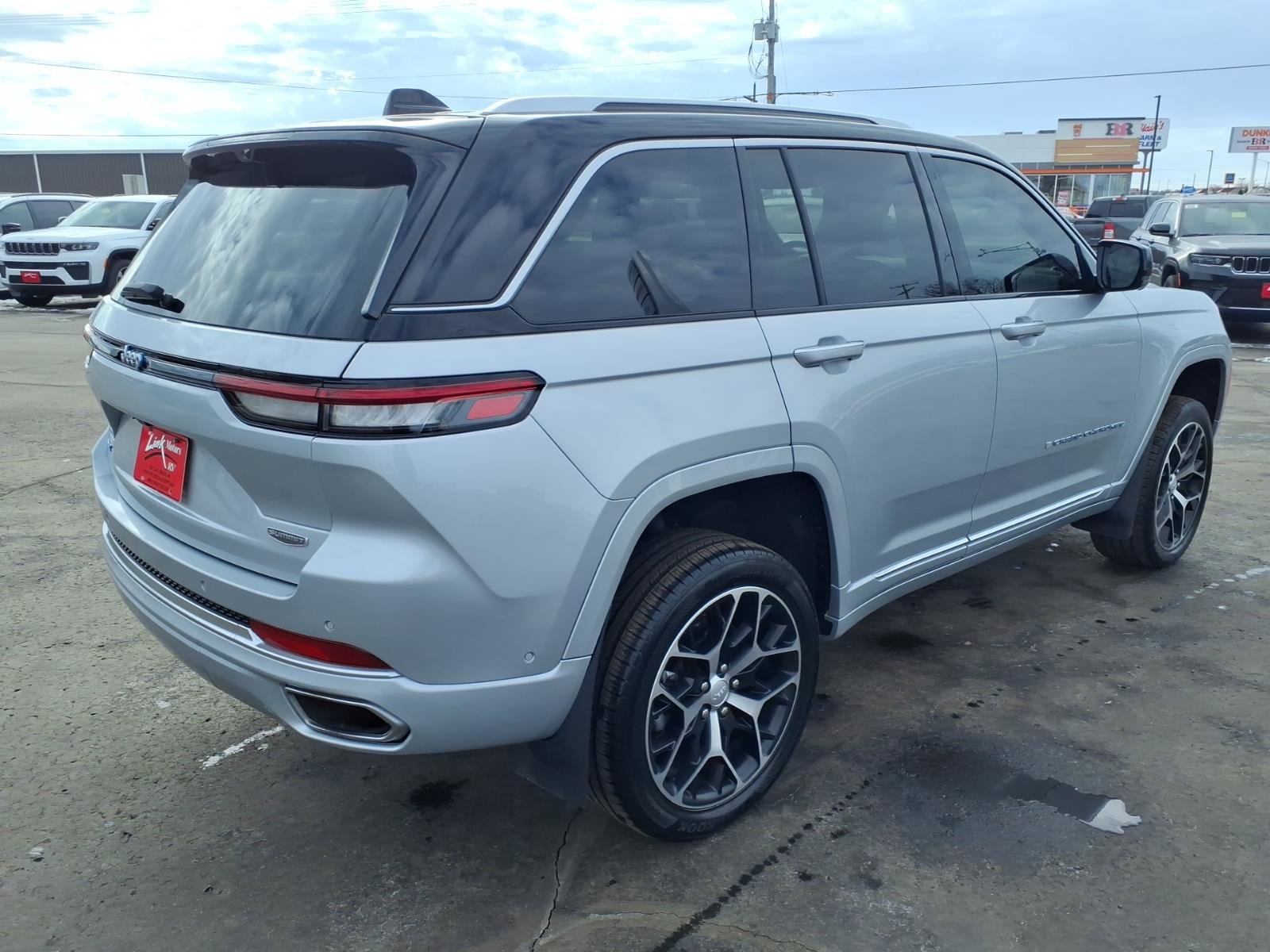 Used 2022 Jeep Grand Cherokee Summit image 4