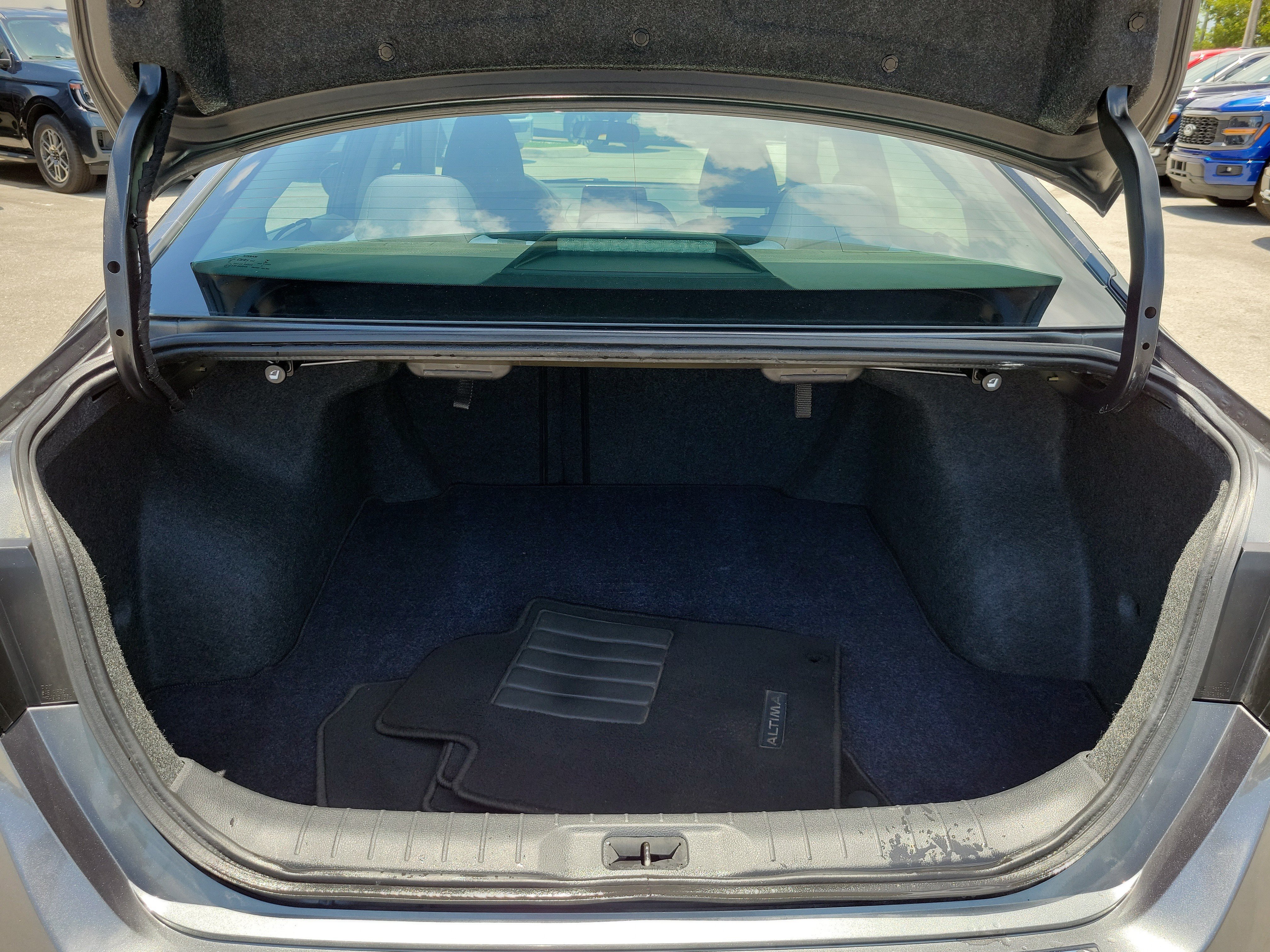 Used 2022 Nissan Altima 2.5 SV FWD image 28