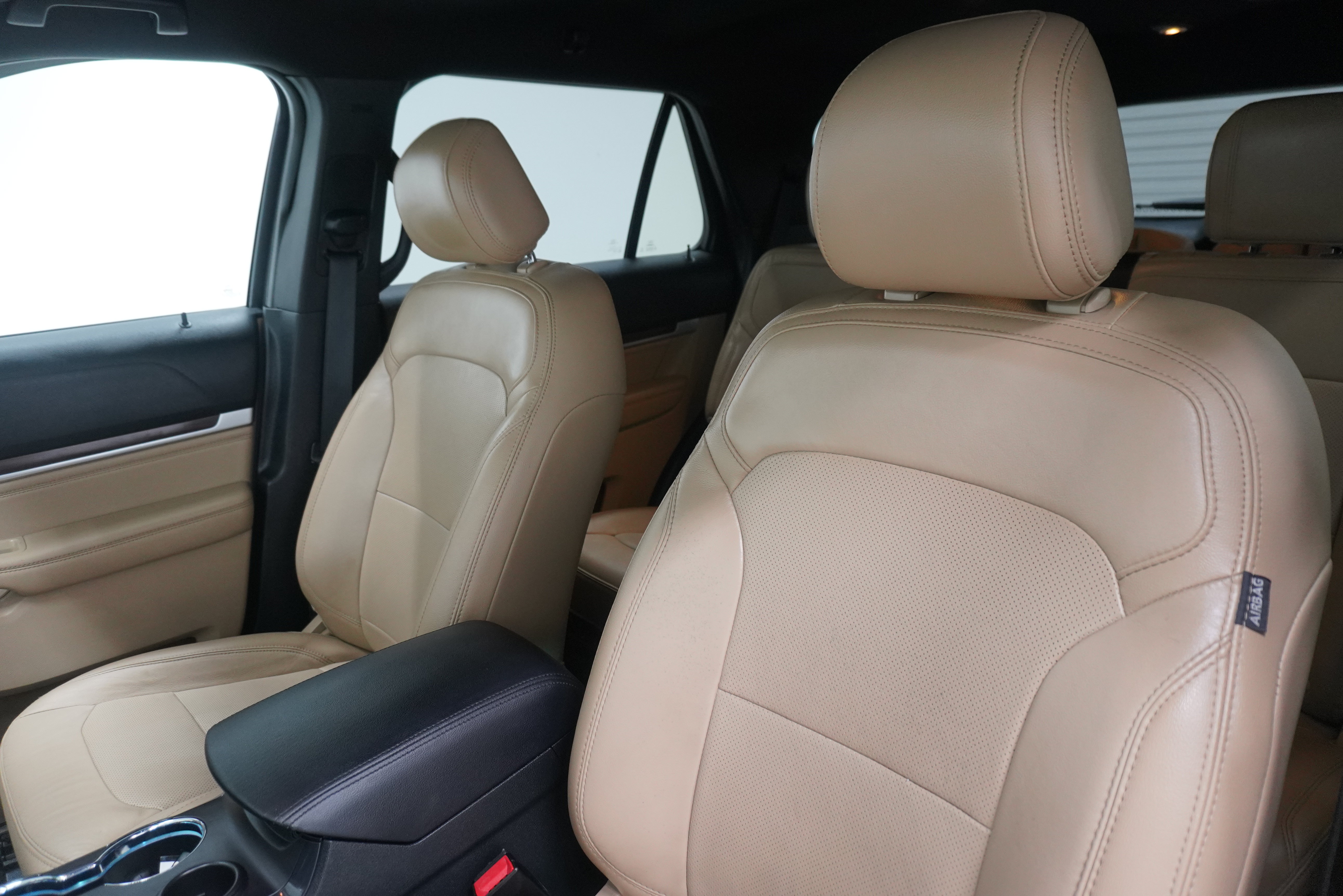 Used 2017 Ford Explorer Limited FWD image 11