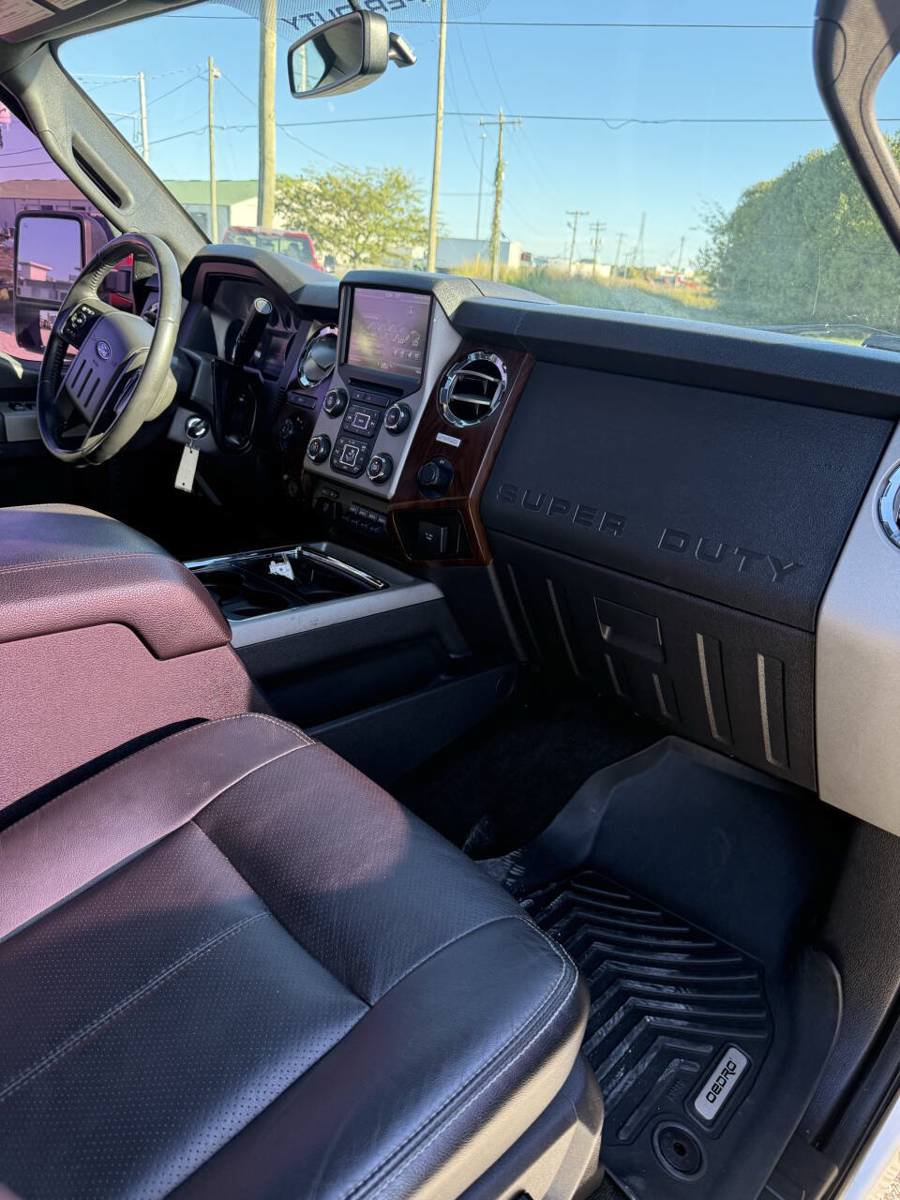 Used 2016 Ford F250 Lariat w/ Lariat Ultimate Package AWD/4WD image 16