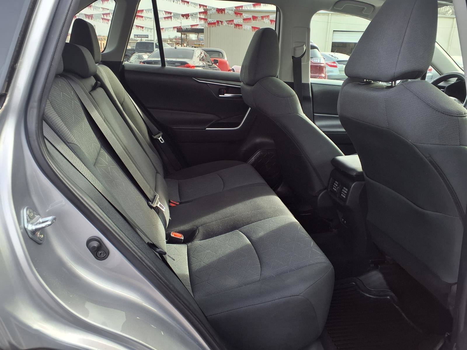 Used 2021 Toyota RAV4 XLE w/ Convenience Package image 17