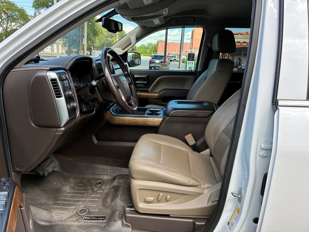 Used 2018 Chevrolet Silverado 1500 LTZ w/ Sport Package AWD/4WD image 12
