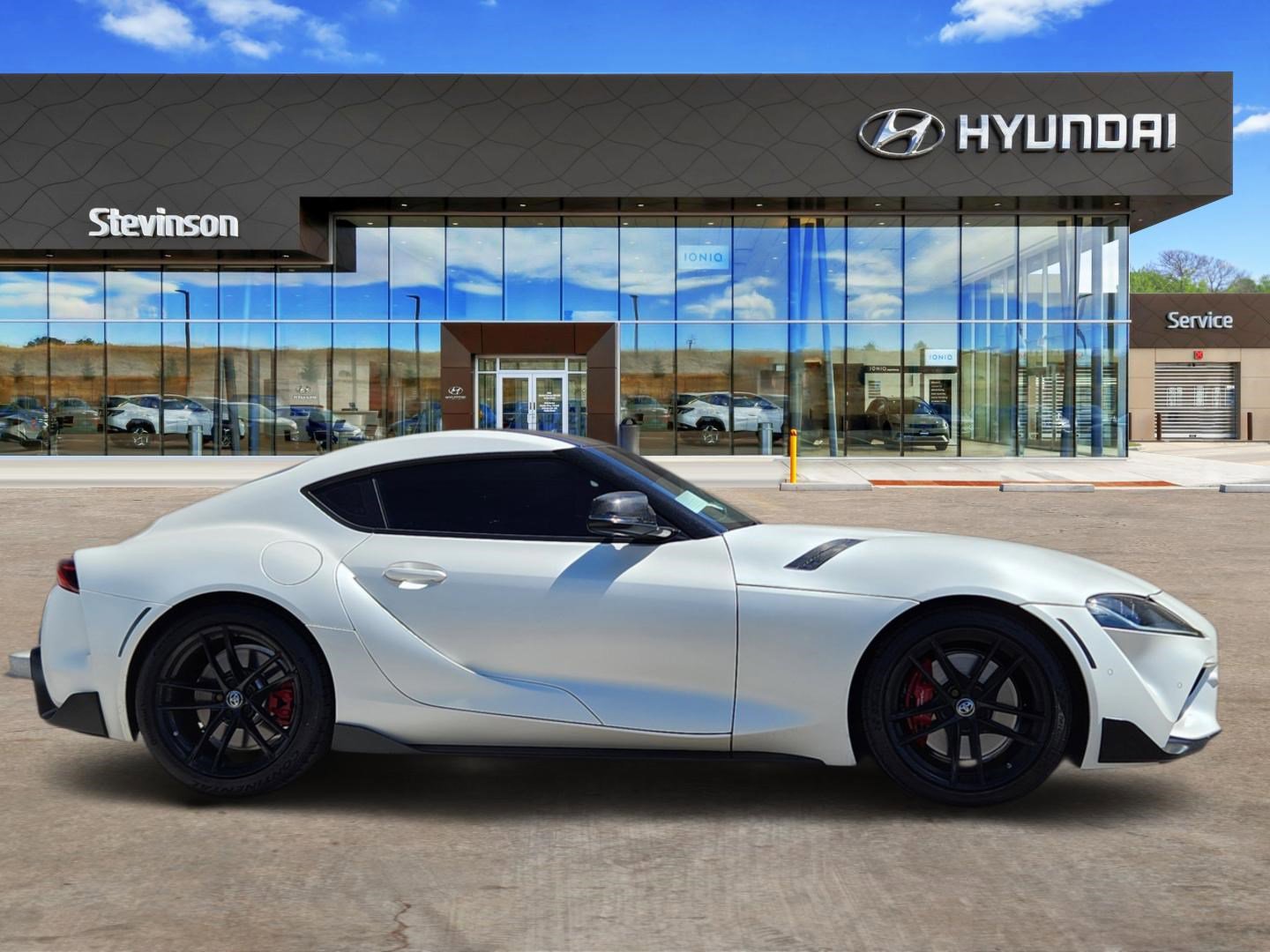 Used 2022 Toyota Supra Premium w/ Driver Assist Package image 4
