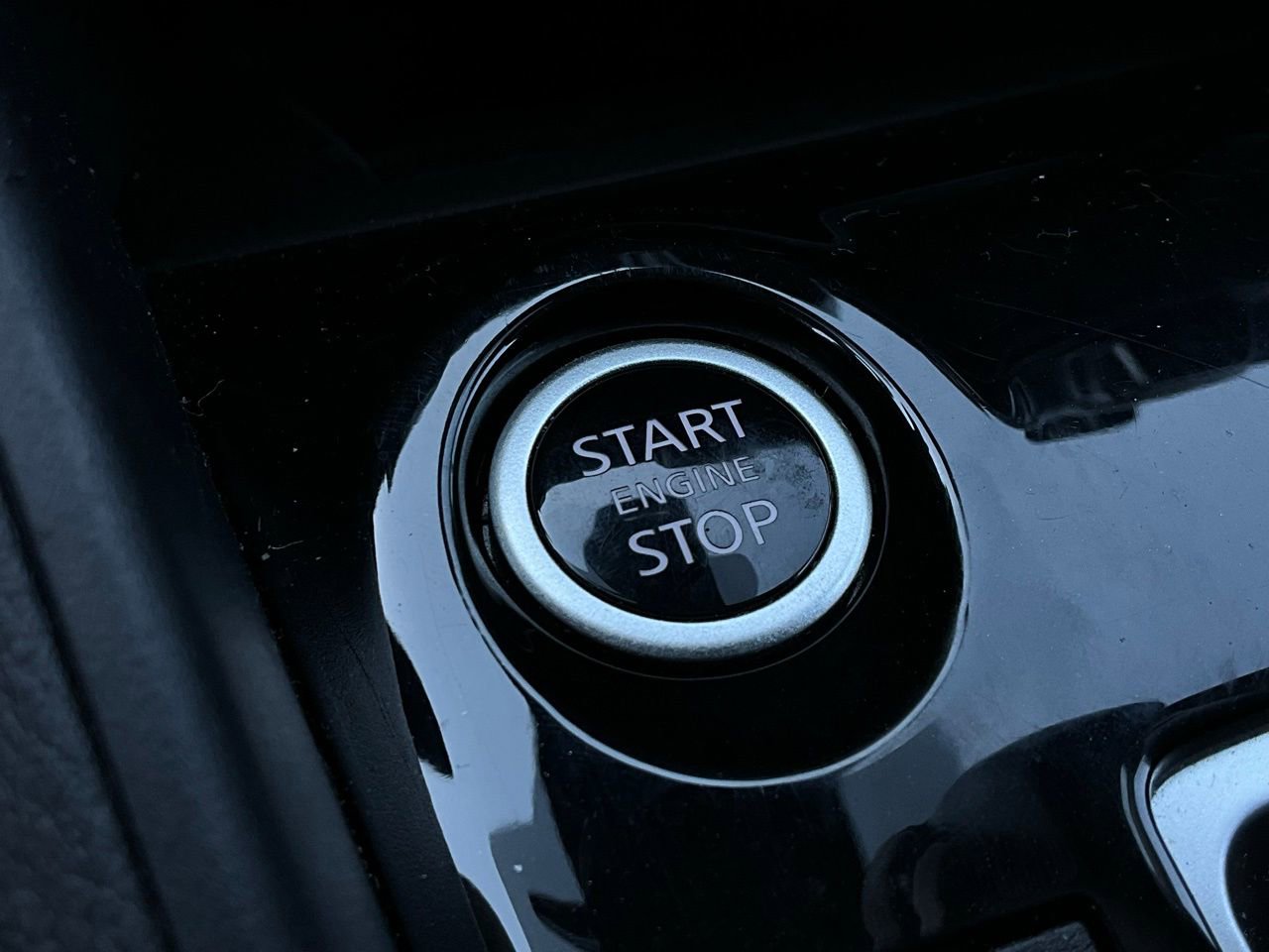 Used 2025 Nissan Versa SV image 22