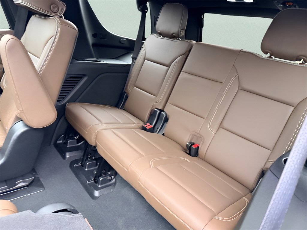 Used 2023 Chevrolet Tahoe High Country w/ Advanced Technology Package image 34