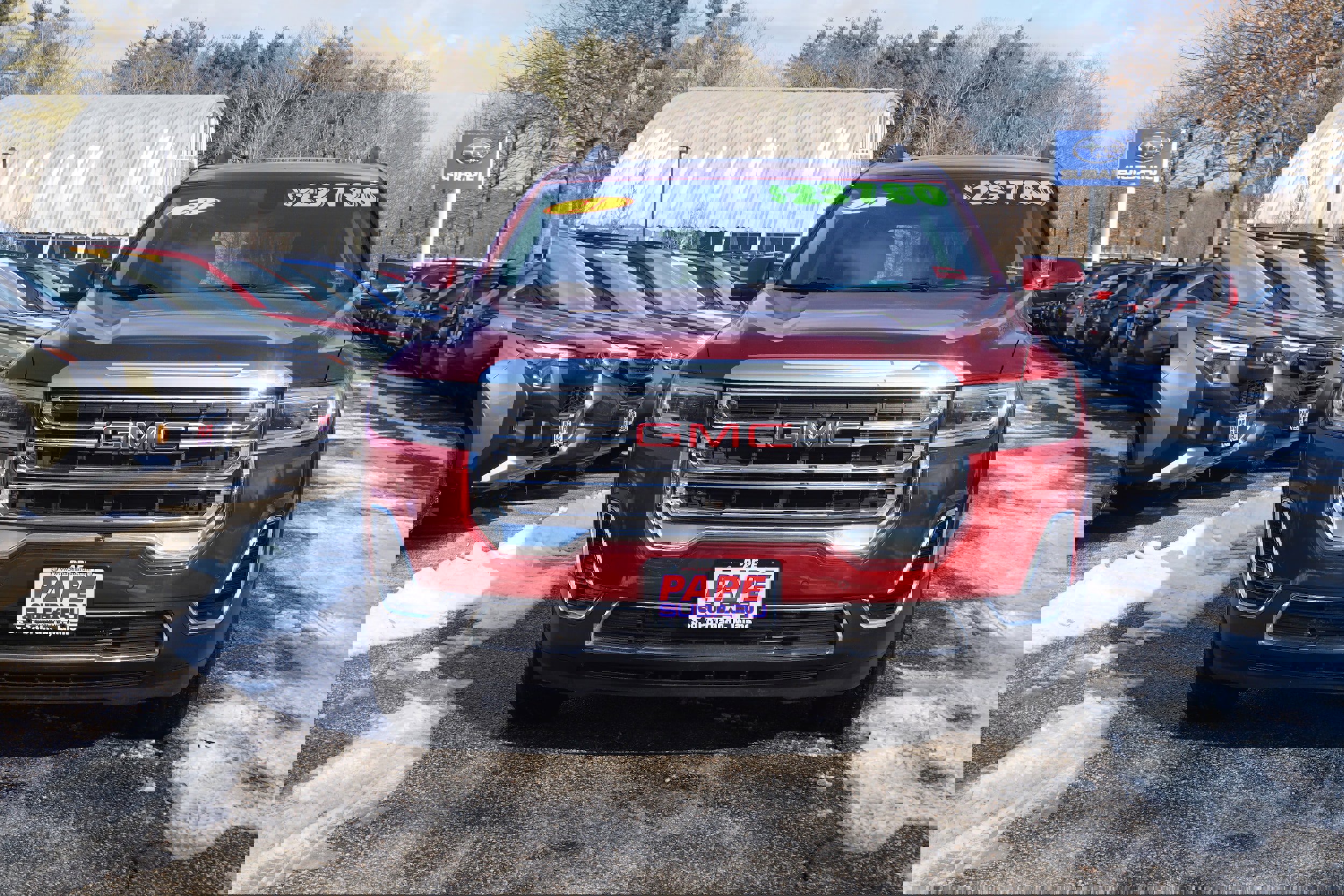 Used 2021 GMC Acadia SLE w/ Driver Convenience Package image 2