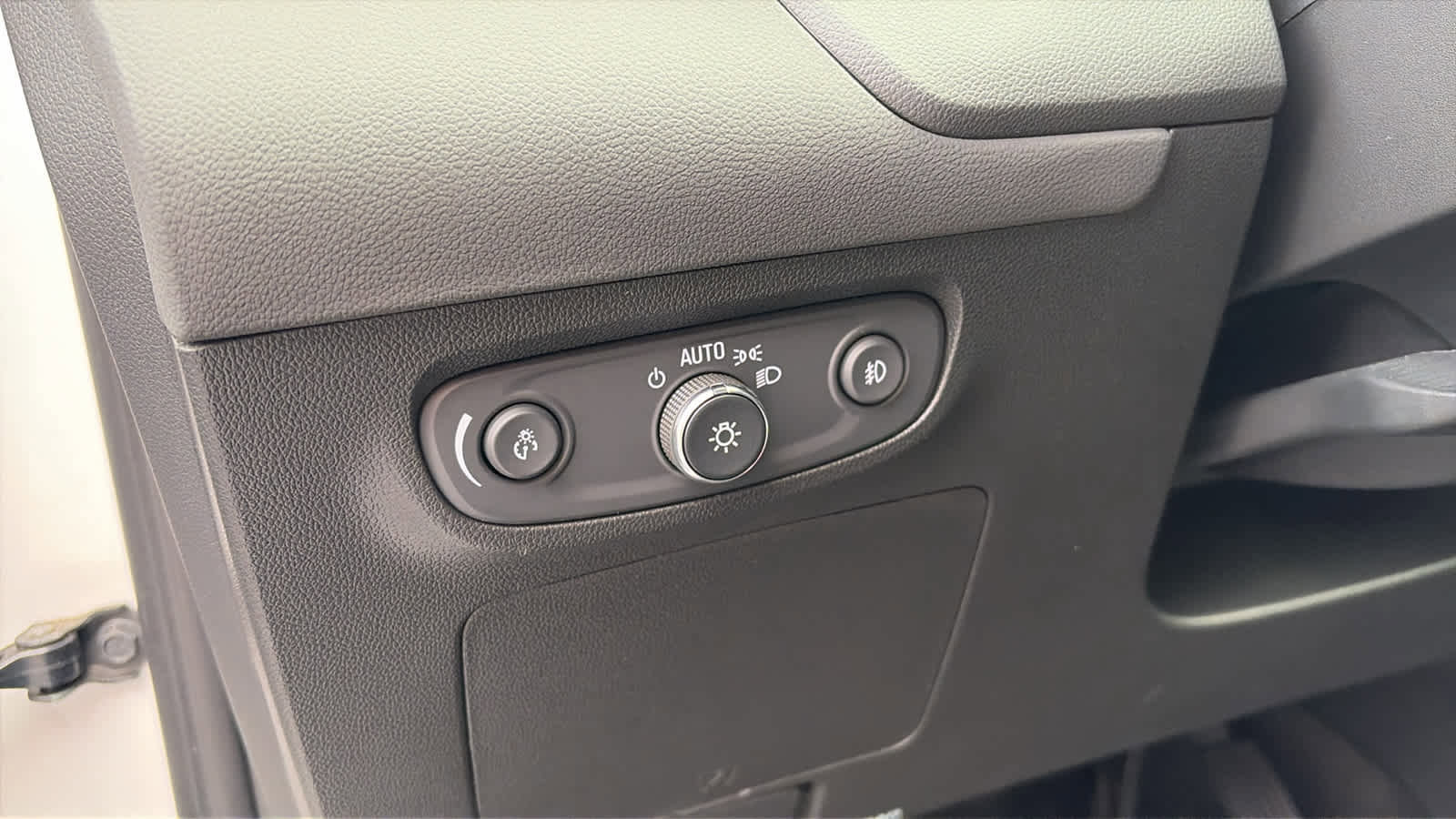 Used 2023 Buick Encore GX Select w/ Sport Touring Package image 8