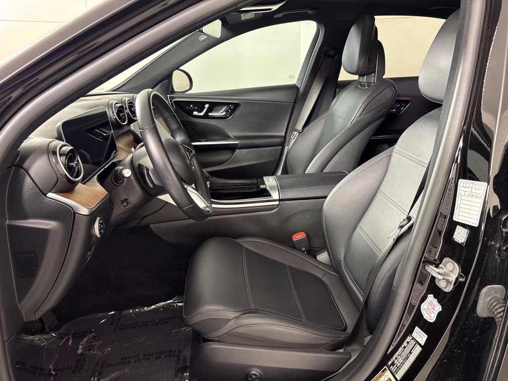 Used 2025 Mercedes-Benz C 300 4MATIC Sedan image 28