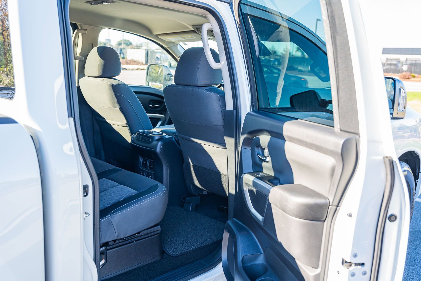 Used 2024 Nissan Titan SV w/ SV Convenience Package image 13