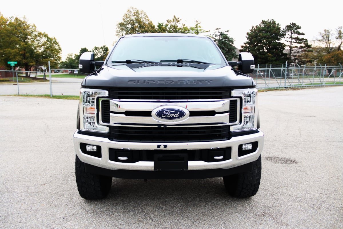 Used 2017 Ford F250 XLT w/ XLT Premium Package AWD/4WD image 3