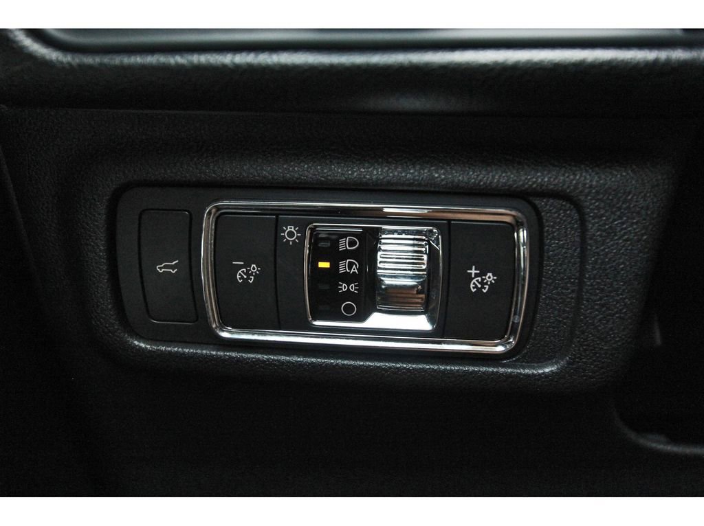 Used 2022 Lincoln Corsair FWD image 19