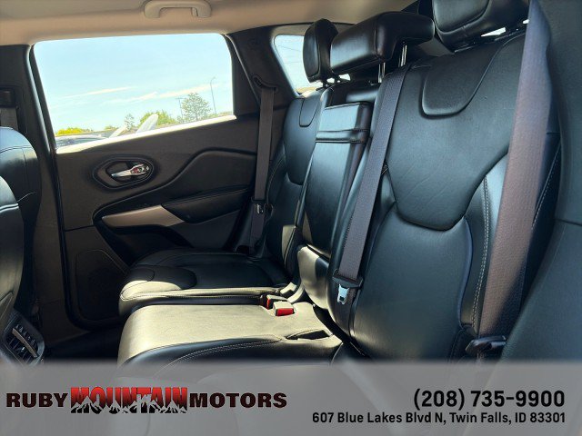 Used 2018 Jeep Cherokee Limited AWD/4WD image 25