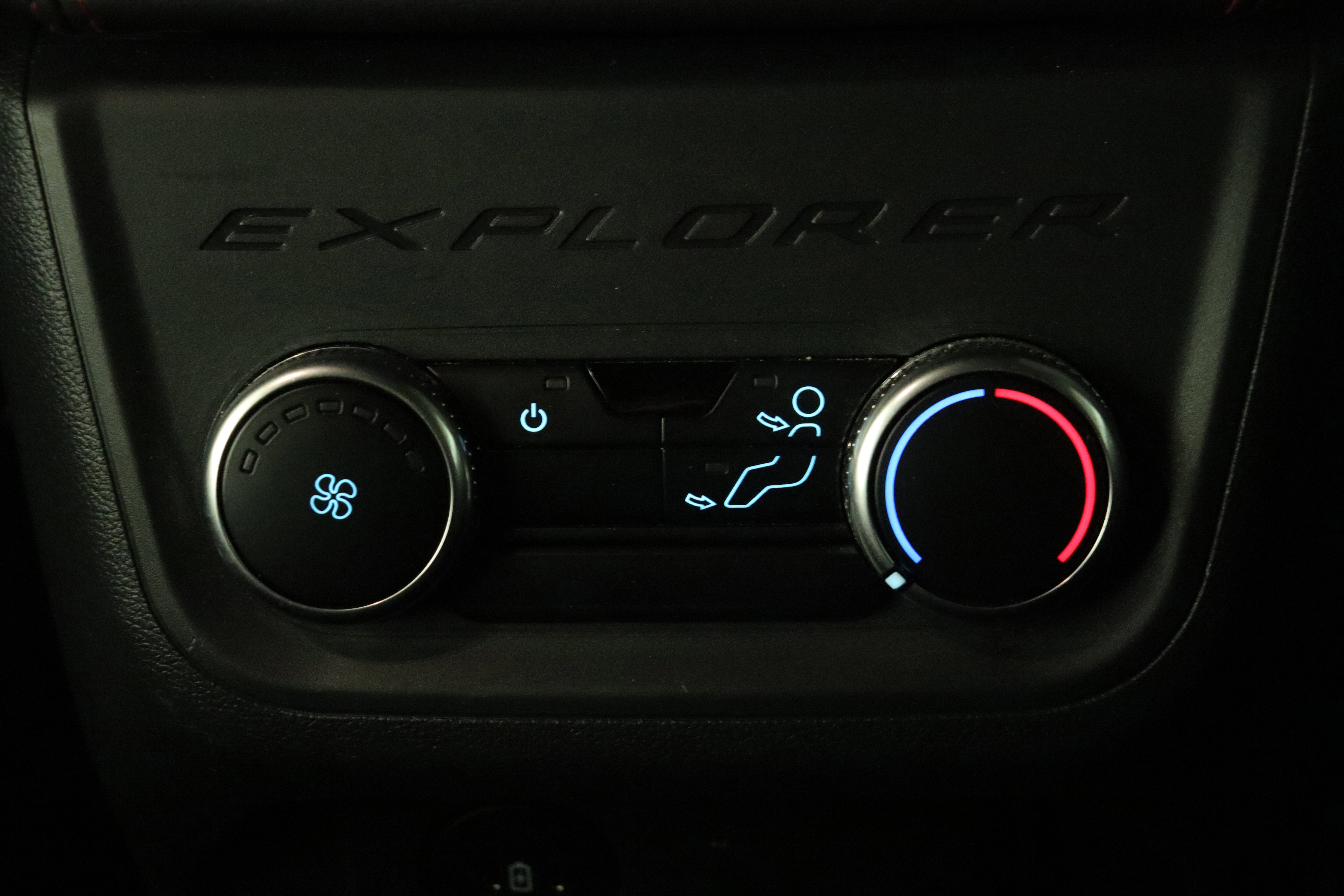 Used 2025 Ford Explorer ST-Line w/ ST-Line Street Pack image 19