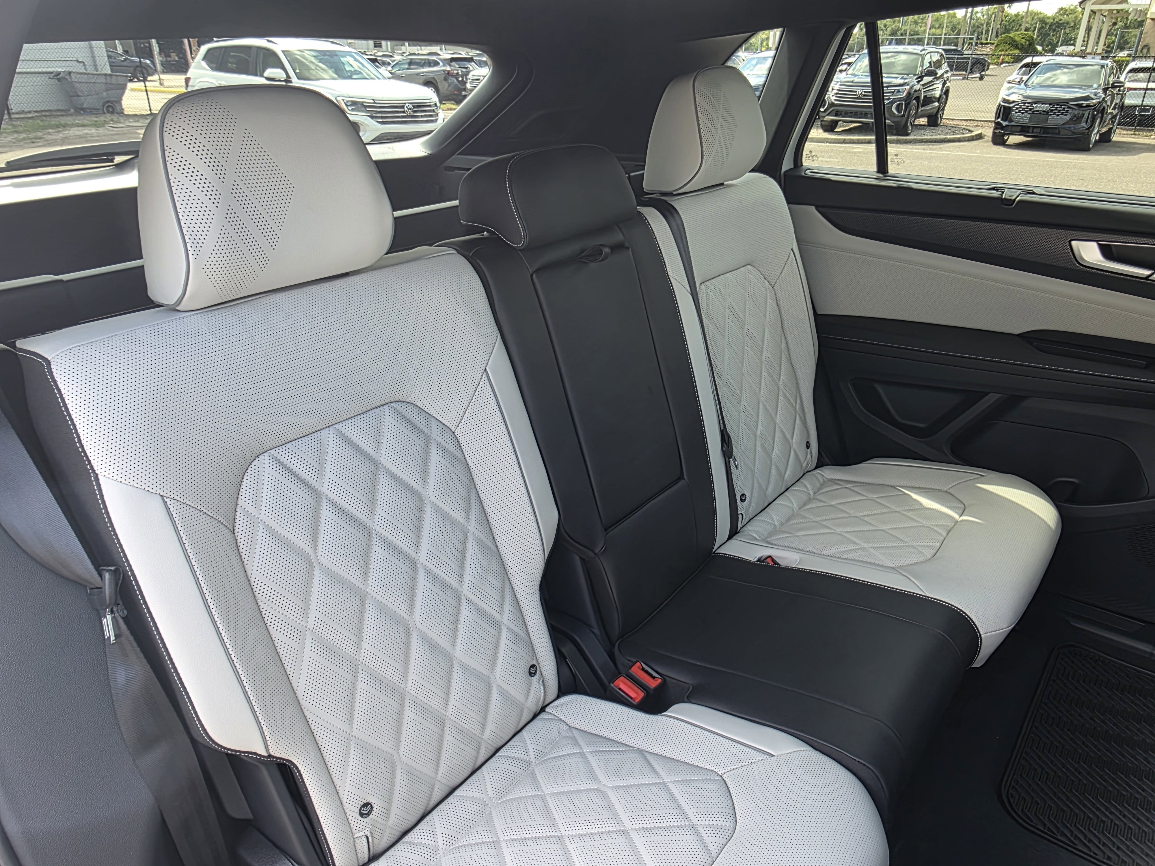 New 2026 Volkswagen Atlas Cross Sport SEL Premium R-Line image 20