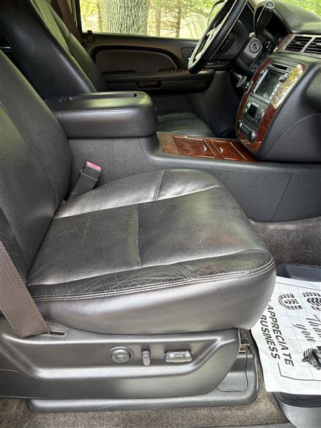 Used 2009 Chevrolet Suburban LTZ AWD/4WD image 7