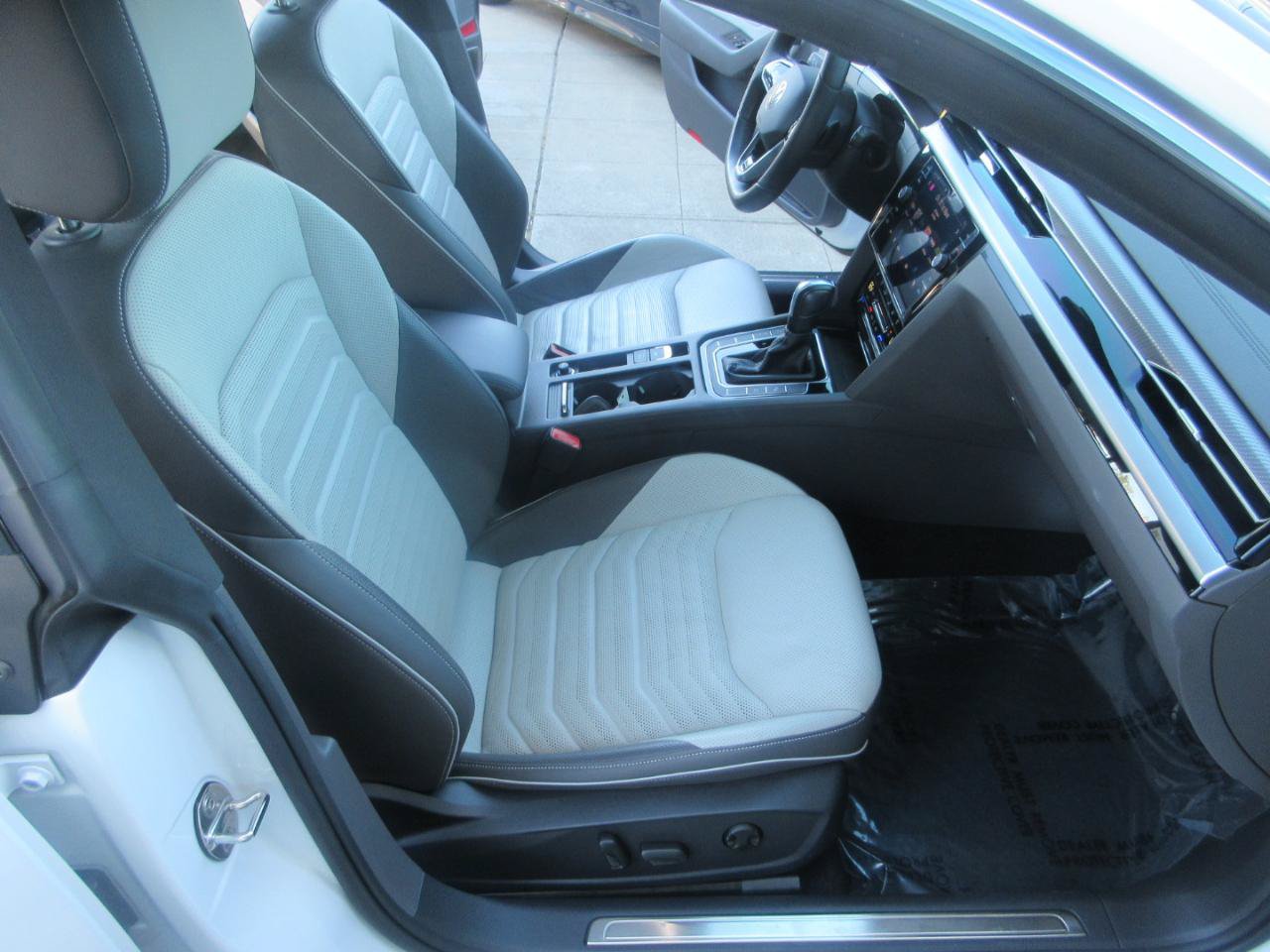 Used 2023 Volkswagen Arteon SEL Premium AWD/4WD image 24
