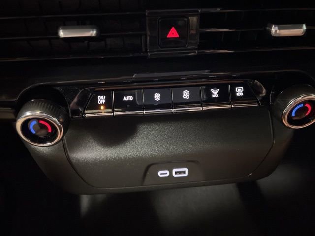 Used 2025 Chevrolet Tahoe LS image 25