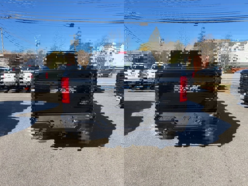 New 2026 RAM 1500 4x4 Crew Cab image 6