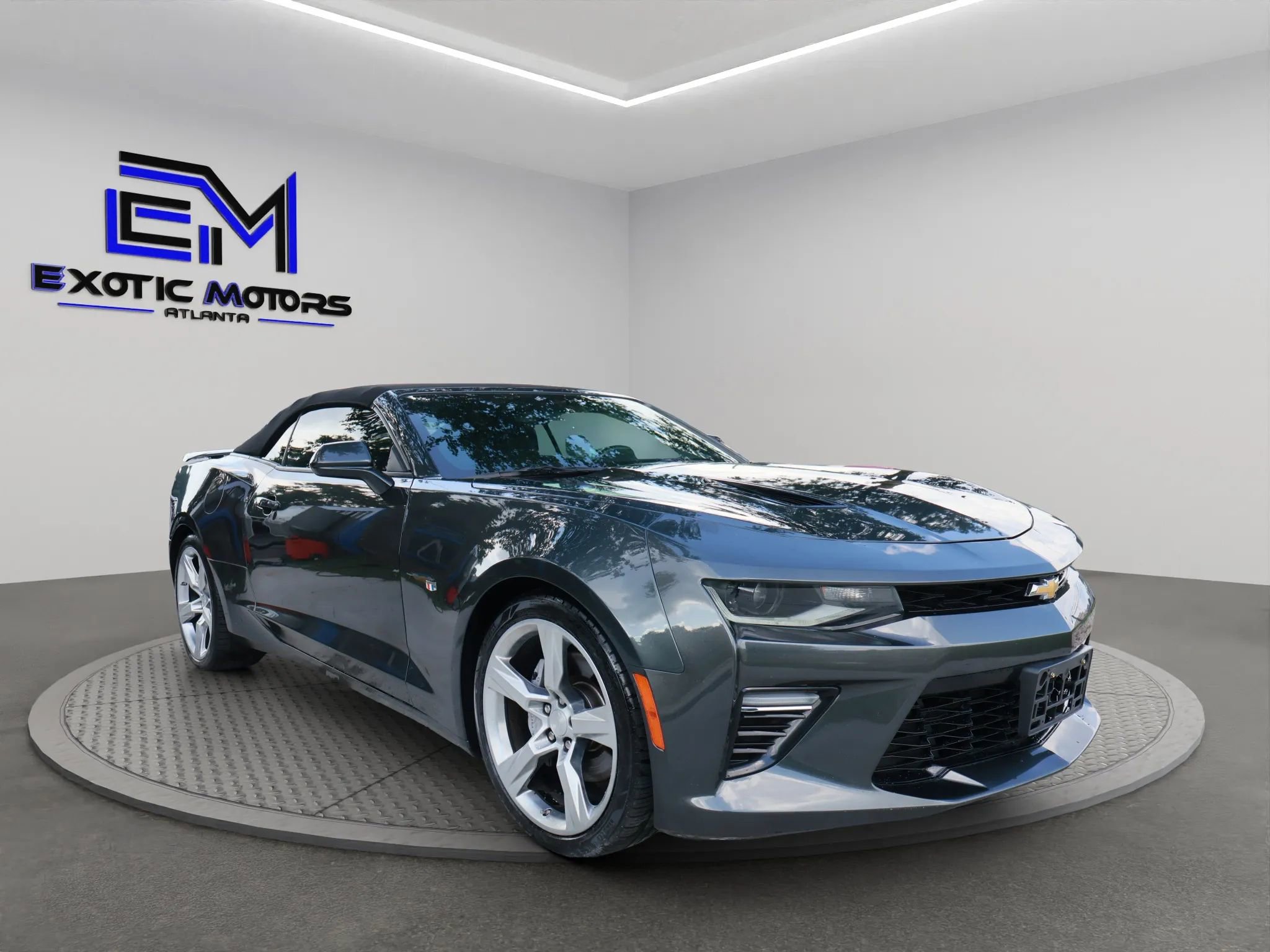 Used 2017 Chevrolet Camaro SS image 11