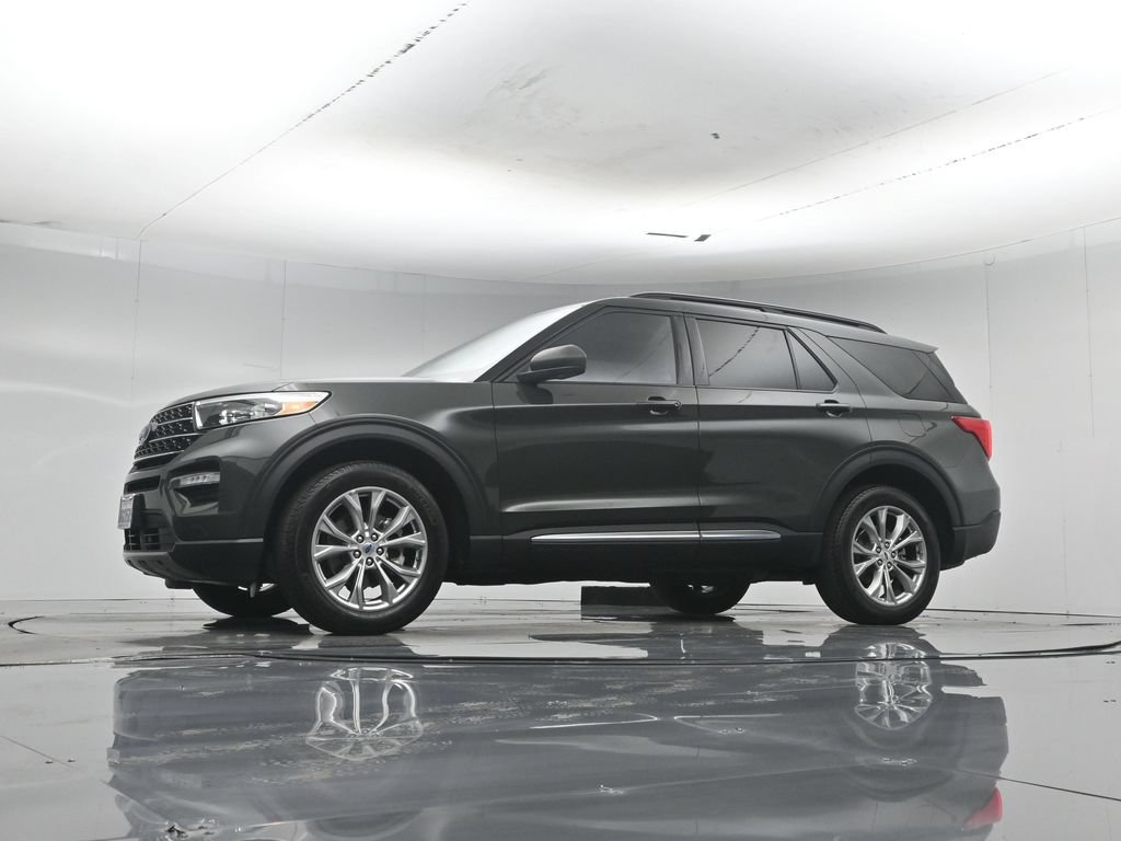 Certified 2023 Ford Explorer XLT w/ Equipment Group 202A AWD/4WD image 49