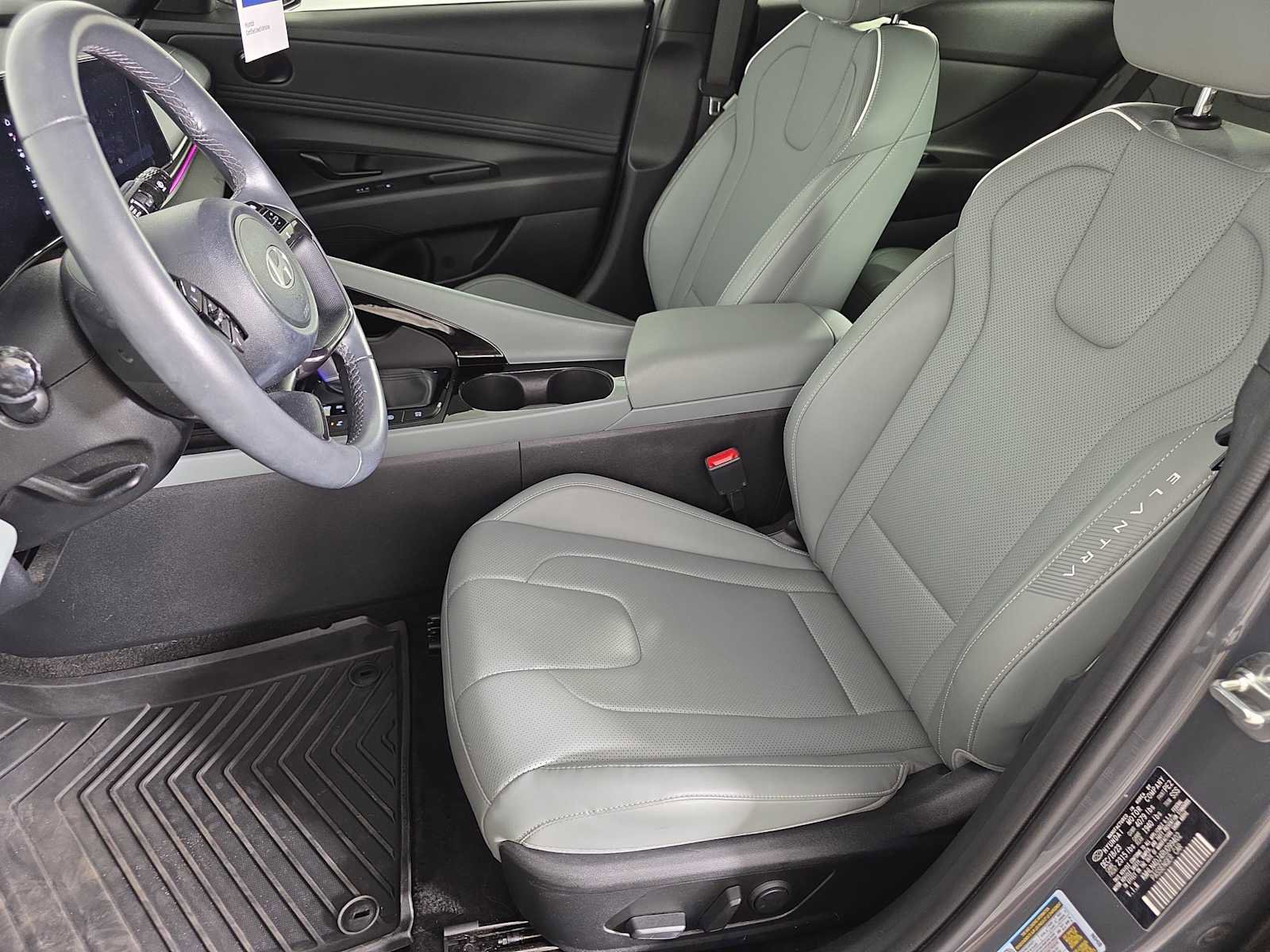 Used 2024 Hyundai Elantra Limited image 28