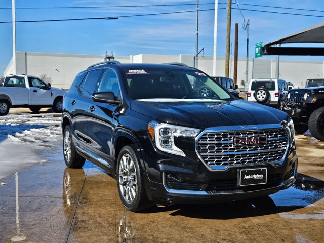 Used 2023 GMC Terrain Denali image 3