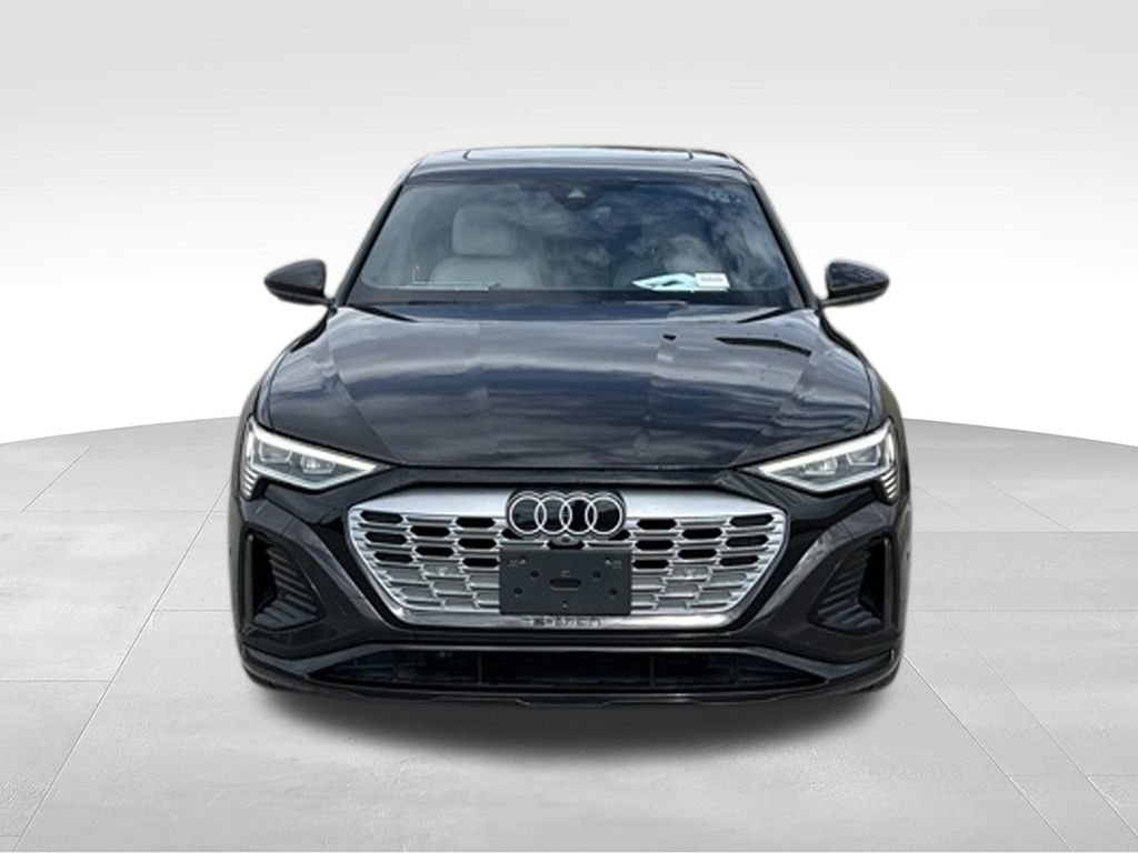 Used 2024 Audi Q8 e-tron Premium Plus w/ Premium Plus Package AWD/4WD image 4