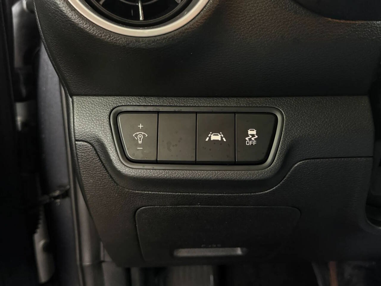 Used 2019 Kia Forte LXS FWD image 8