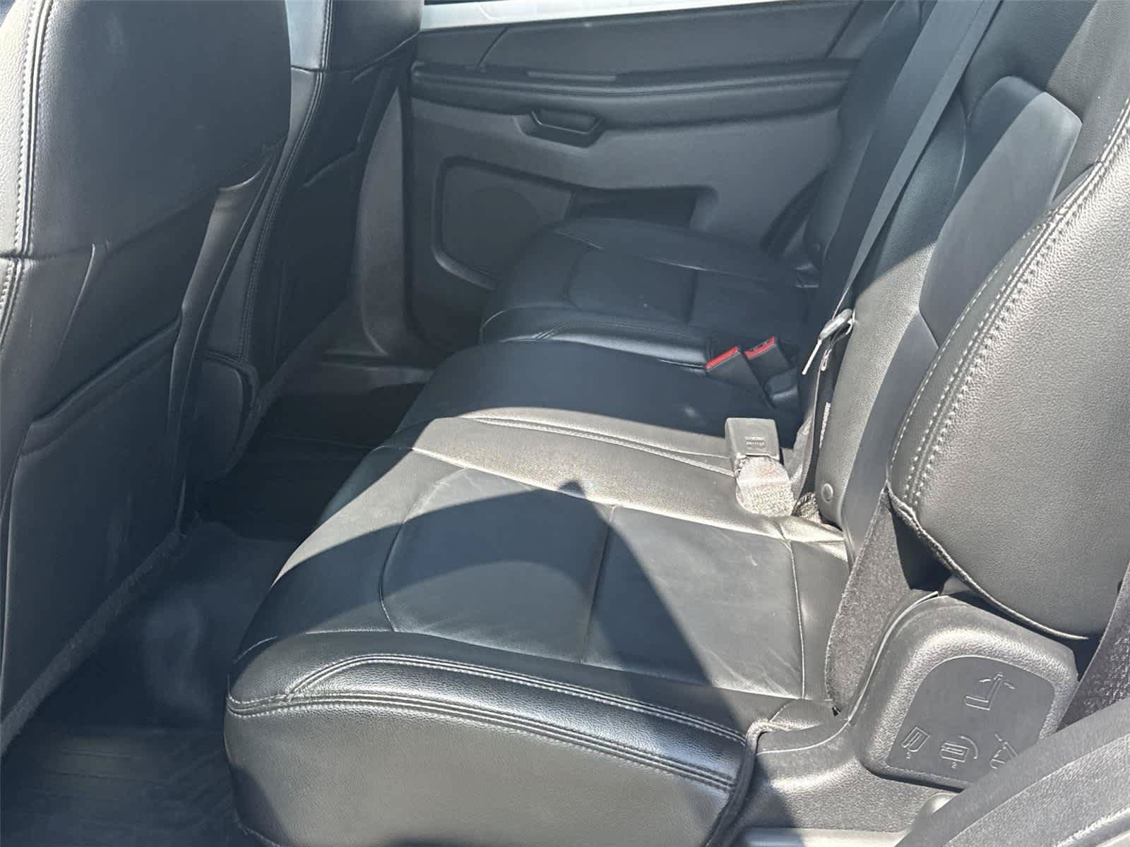 Used 2016 Ford Explorer XLT w/ Equipment Group 202A AWD/4WD image 15