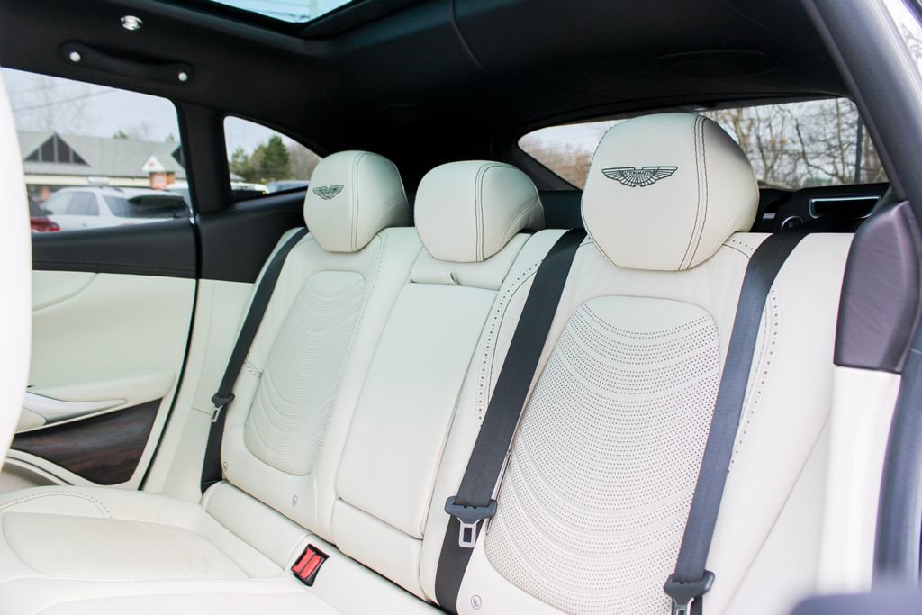 Used 2023 Aston Martin DBX image 19