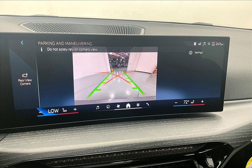 New 2025 BMW 330i Sedan RWD image 16