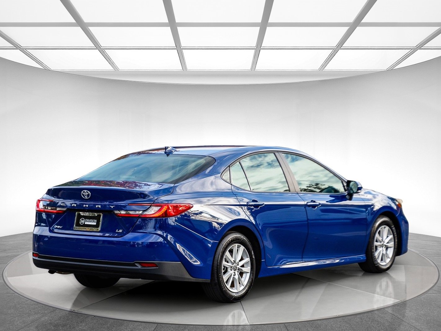 Used 2025 Toyota Camry LE image 4