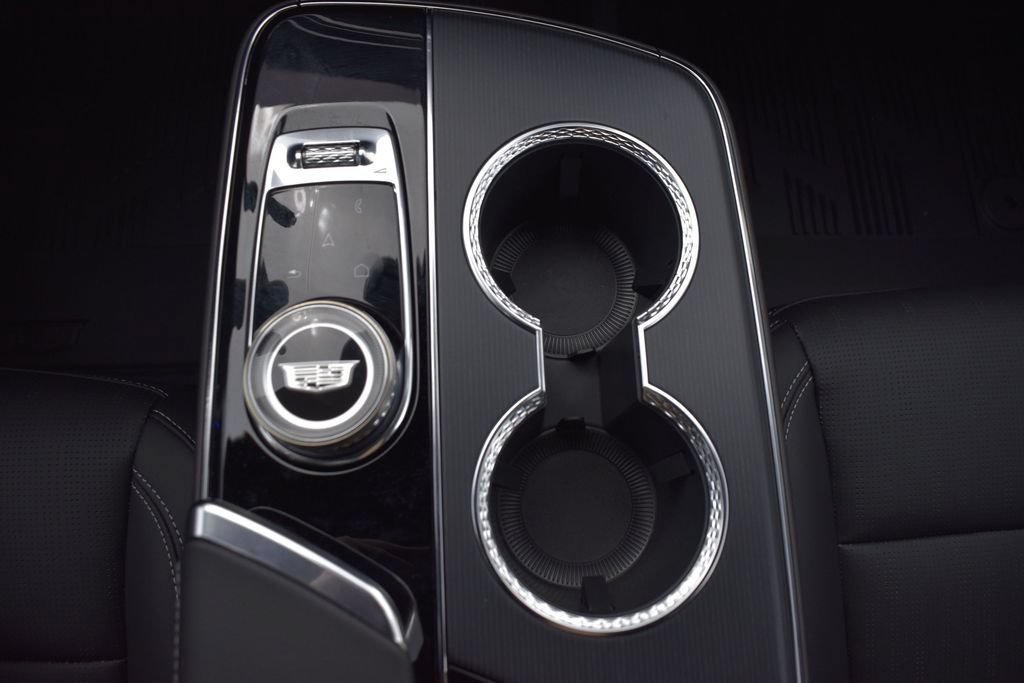 New 2026 Cadillac Lyriq Signature Sport w/ LPO, Floor Liner Package AWD/4WD image 21