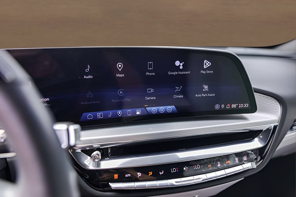 Certified 2024 Cadillac Lyriq Luxury RWD image 14