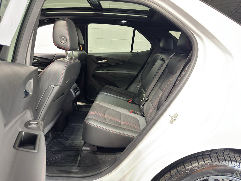 Used 2022 Chevrolet Equinox RS w/ Infotainment Package image 13