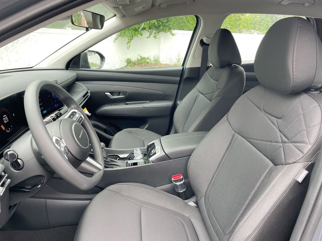 Certified 2025 Hyundai Tucson SE image 38