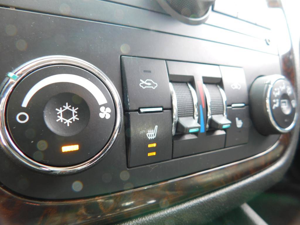 Used 2014 Chevrolet Impala LTZ FWD image 16