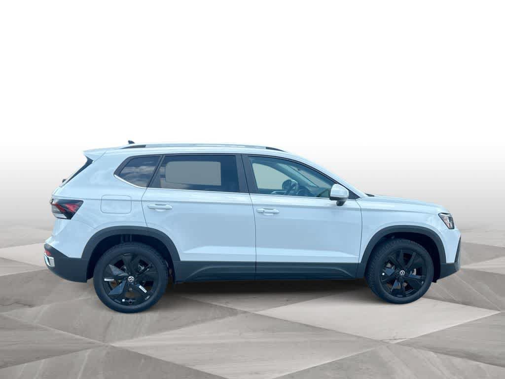 New 2026 Volkswagen Taos SE FWD image 9