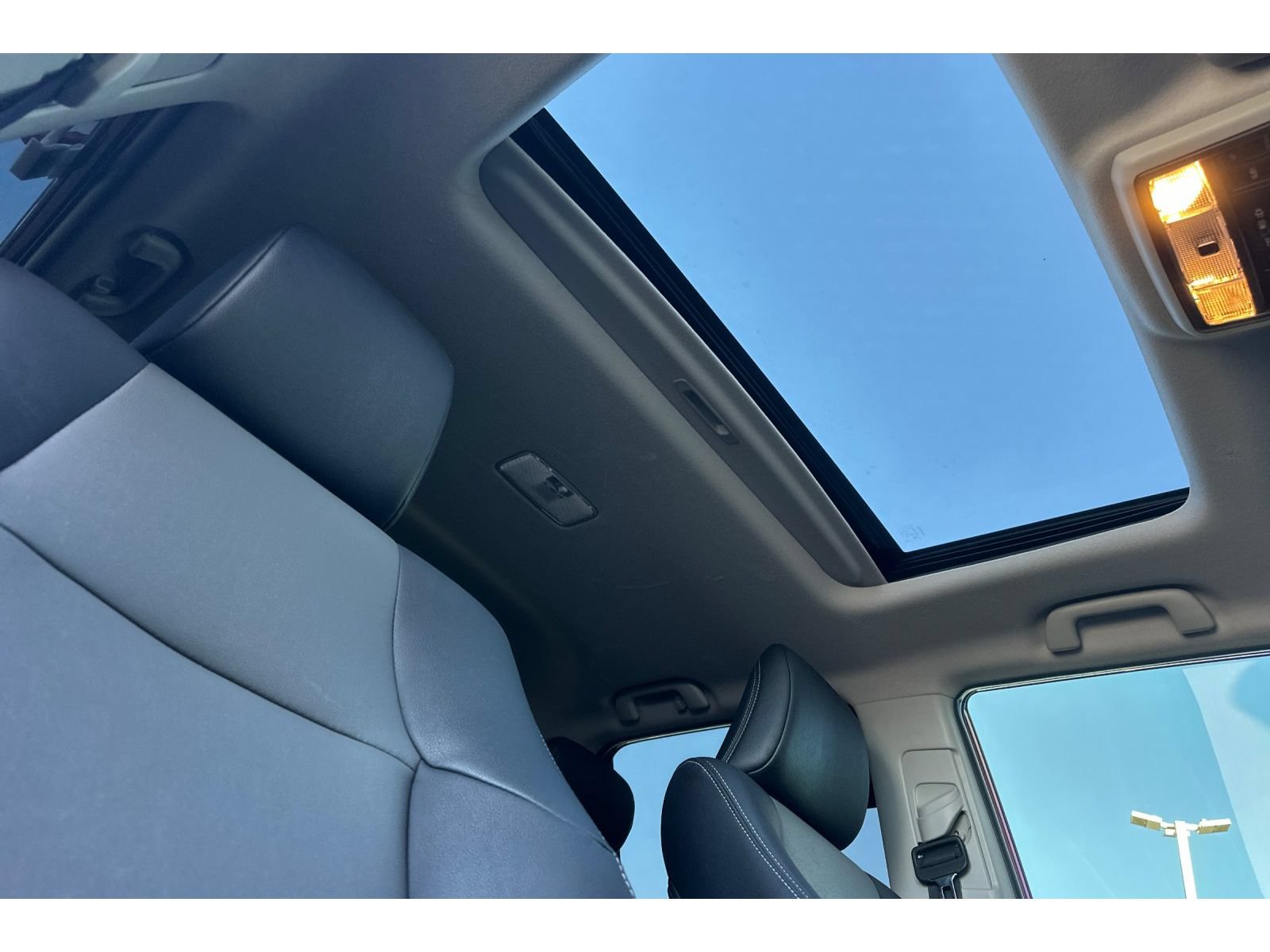 Used 2022 Toyota 4Runner SR5 Premium w/ Moonroof Package AWD/4WD image 20
