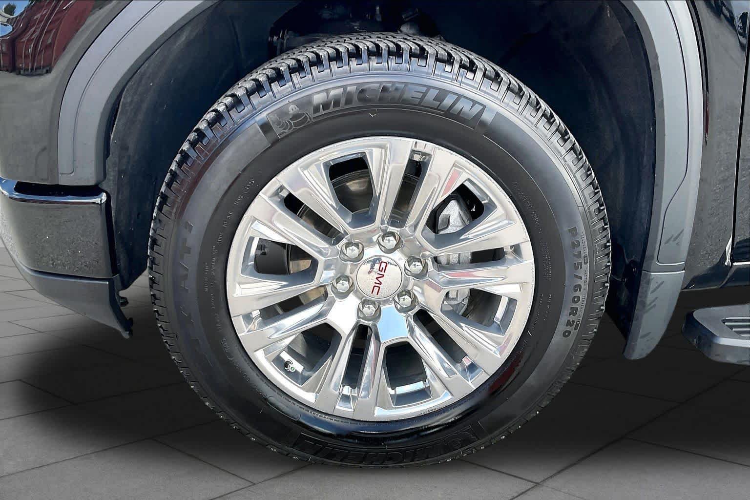 Used 2024 GMC Sierra 1500 Denali w/ Technology Package AWD/4WD image 11