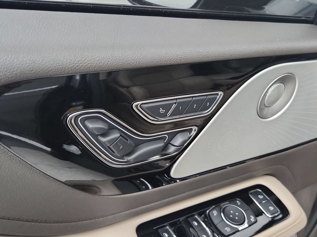 Used 2020 Lincoln Aviator Reserve w/ Equipment Group 202A AWD/4WD image 21
