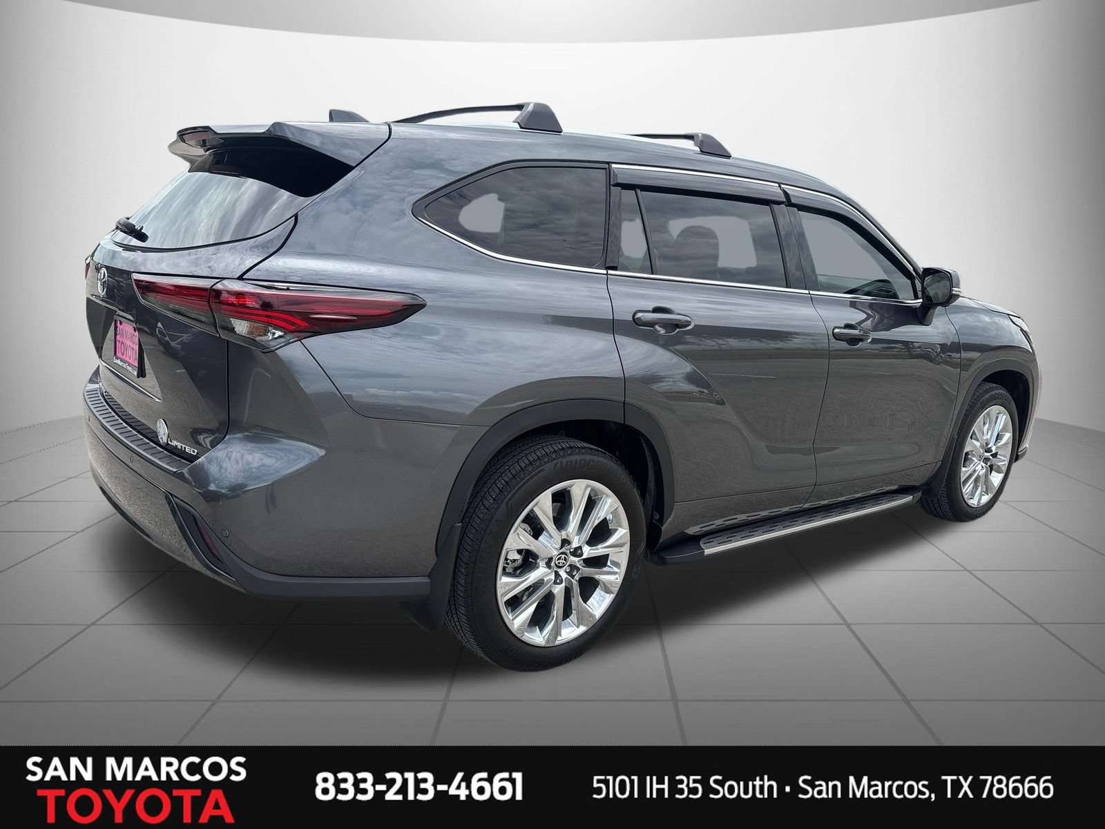 Used 2025 Toyota Highlander Limited FWD image 5