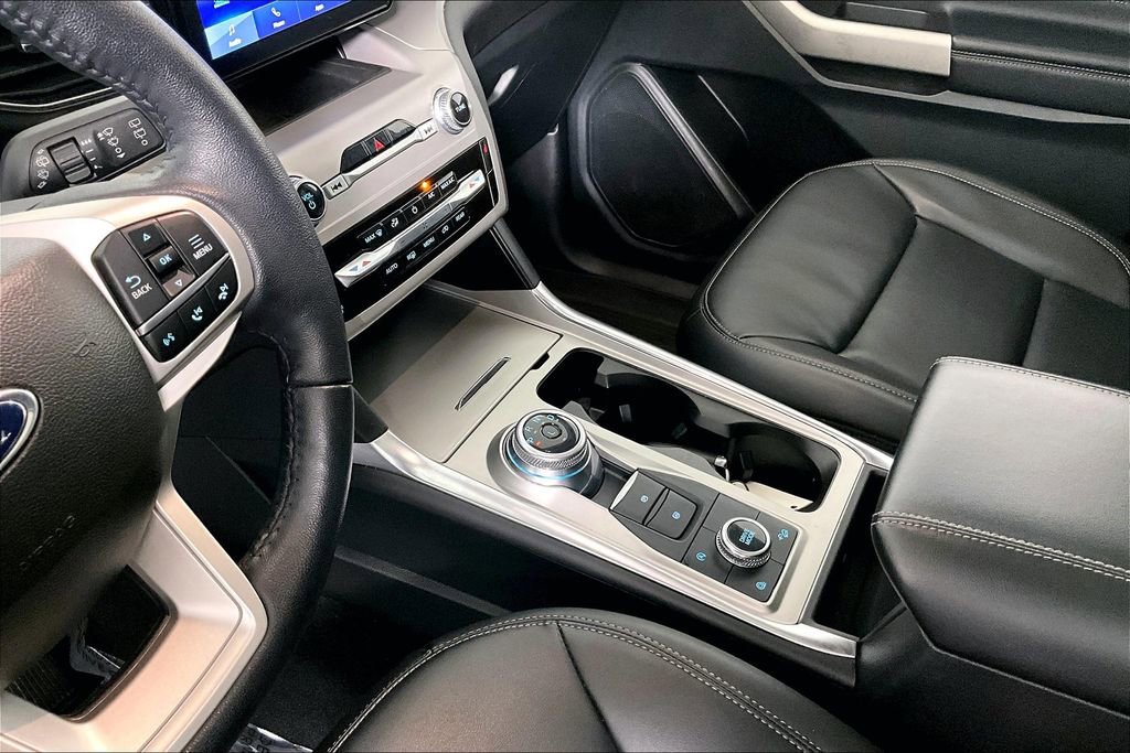 Used 2023 Ford Explorer XLT w/ Equipment Group 202A image 17