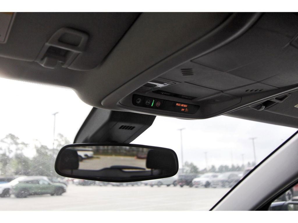 Used 2020 Chevrolet Equinox LT FWD image 22