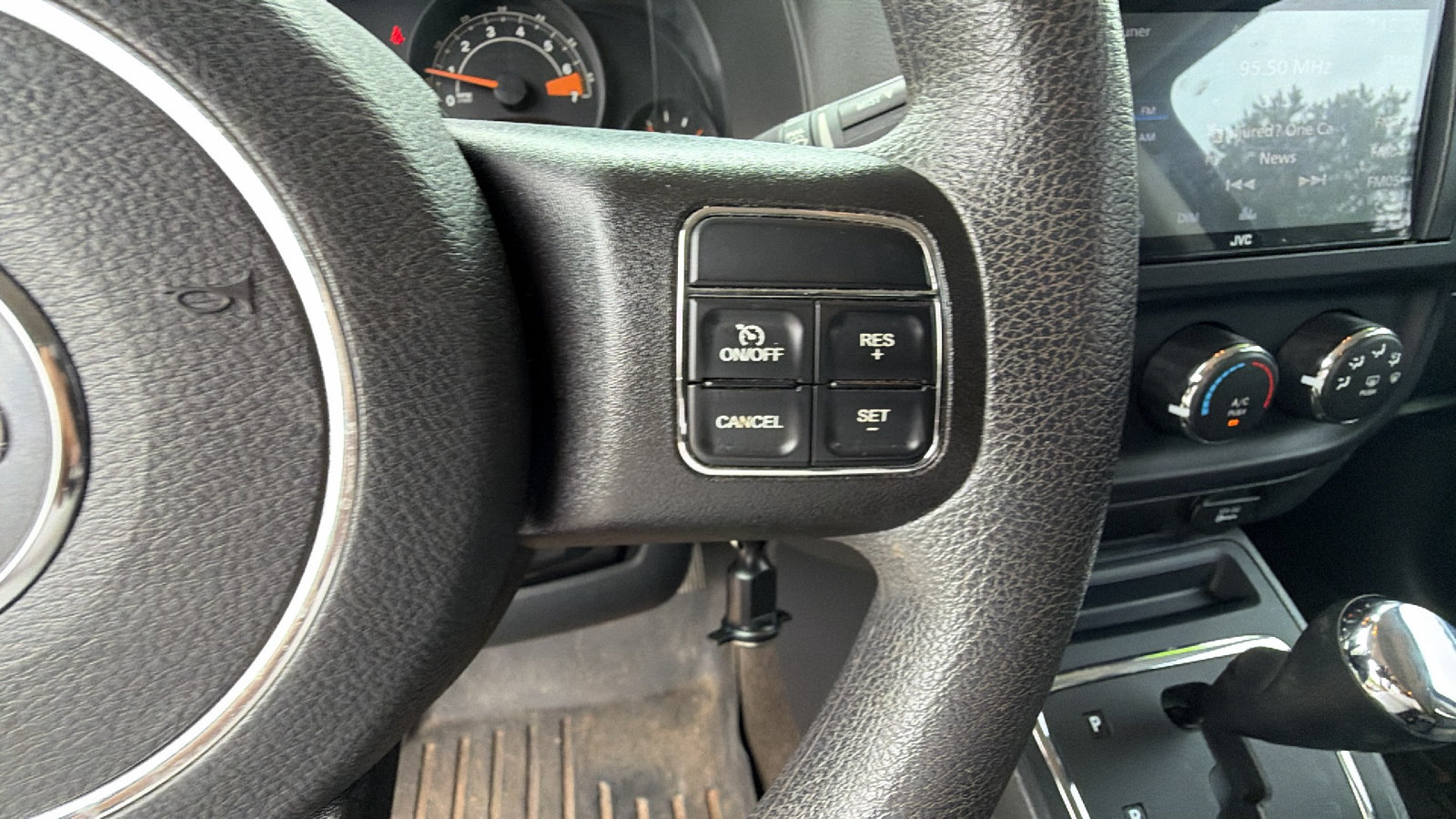 Used 2016 Jeep Patriot Sport w/ Power Value Group FWD image 27
