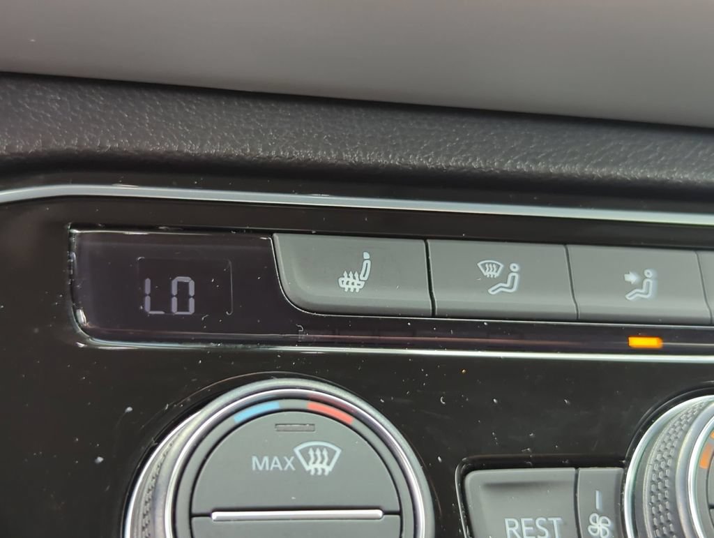Certified 2023 Volkswagen Atlas SE FWD image 23