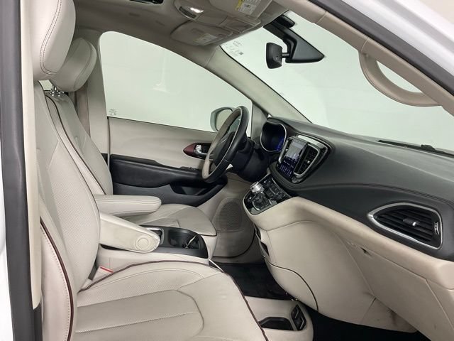 Used 2020 Chrysler Pacifica Limited FWD image 20